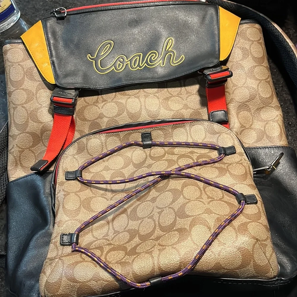 A beautiful coach bag! - Picture 3 of 4